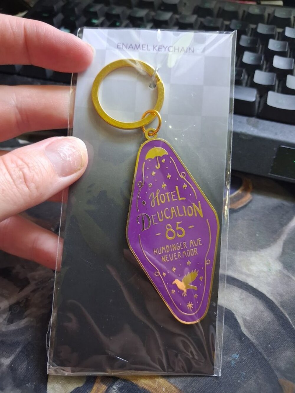 Hotel Deucalion 85 keychain